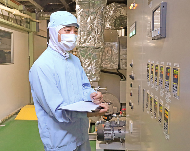 最新工場で作られる福寿園の抹茶